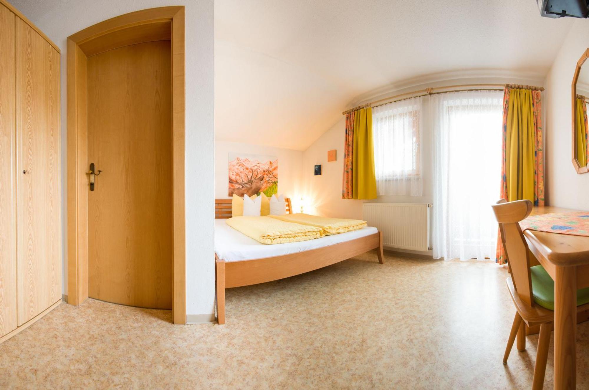 Apart-Pension Wasserfall Neustift im Stubaital Habitación foto