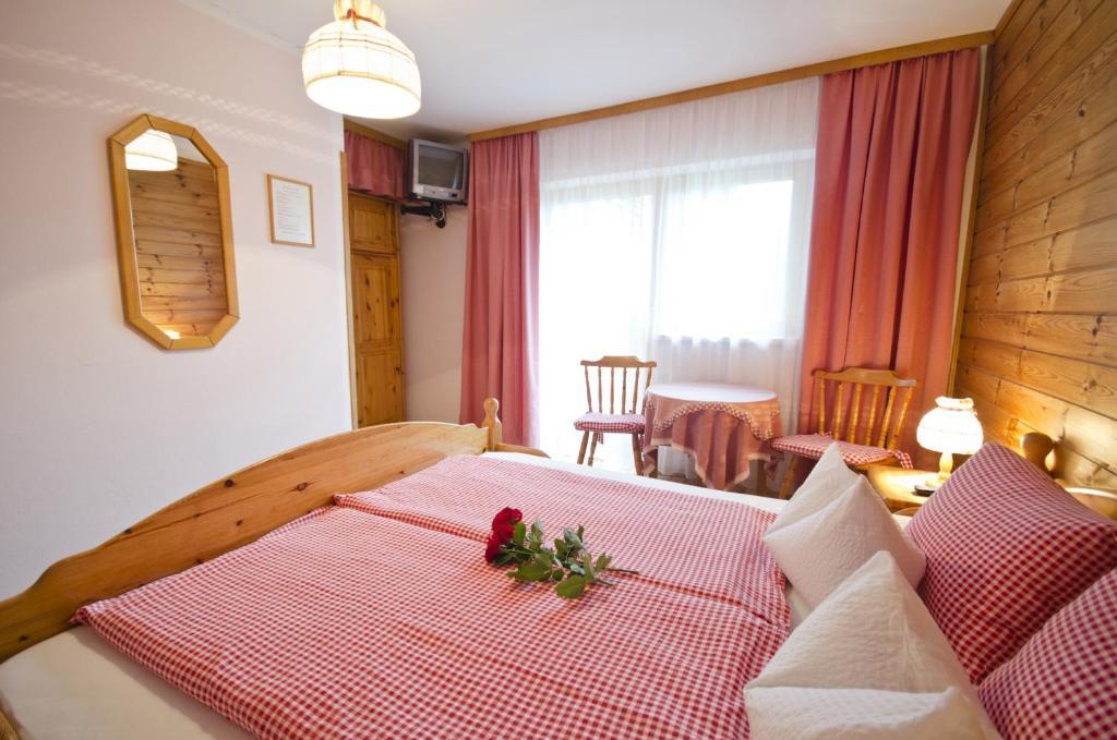 Apart-Pension Wasserfall Neustift im Stubaital Habitación foto