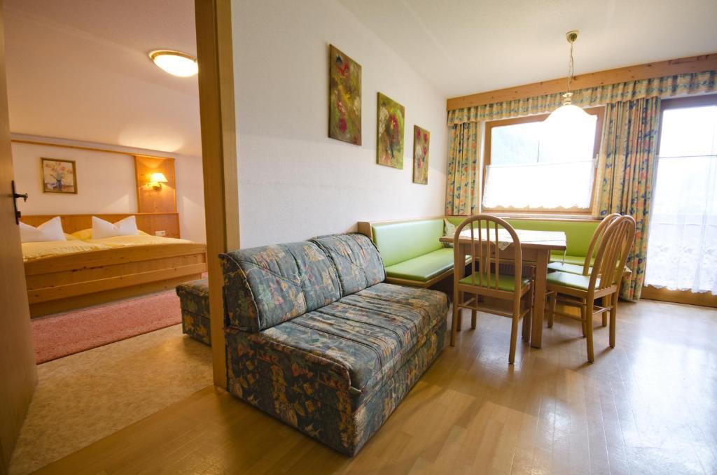 Apart-Pension Wasserfall Neustift im Stubaital Habitación foto