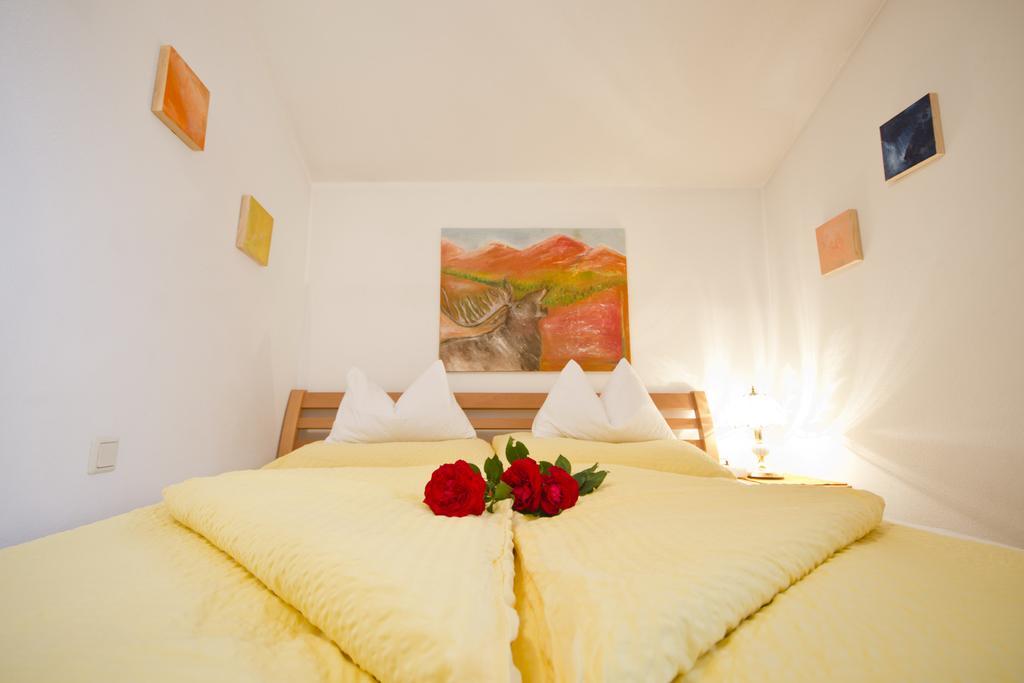 Apart-Pension Wasserfall Neustift im Stubaital Habitación foto